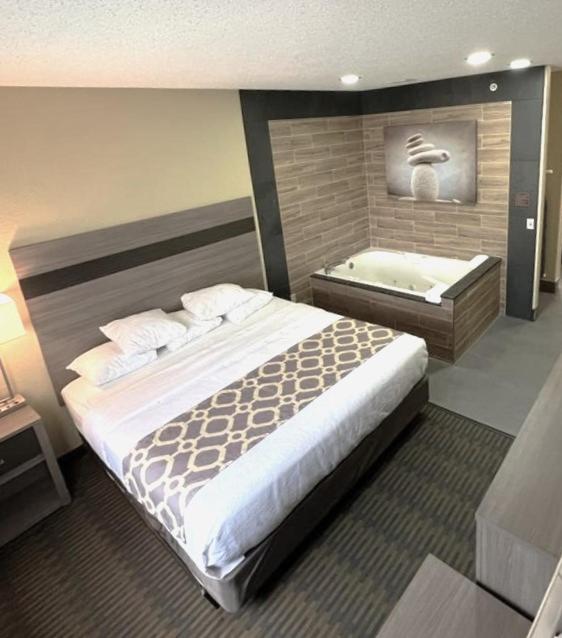 King Studio Suite - Non-Smoking at Baymont by Wyndham Paw Paw