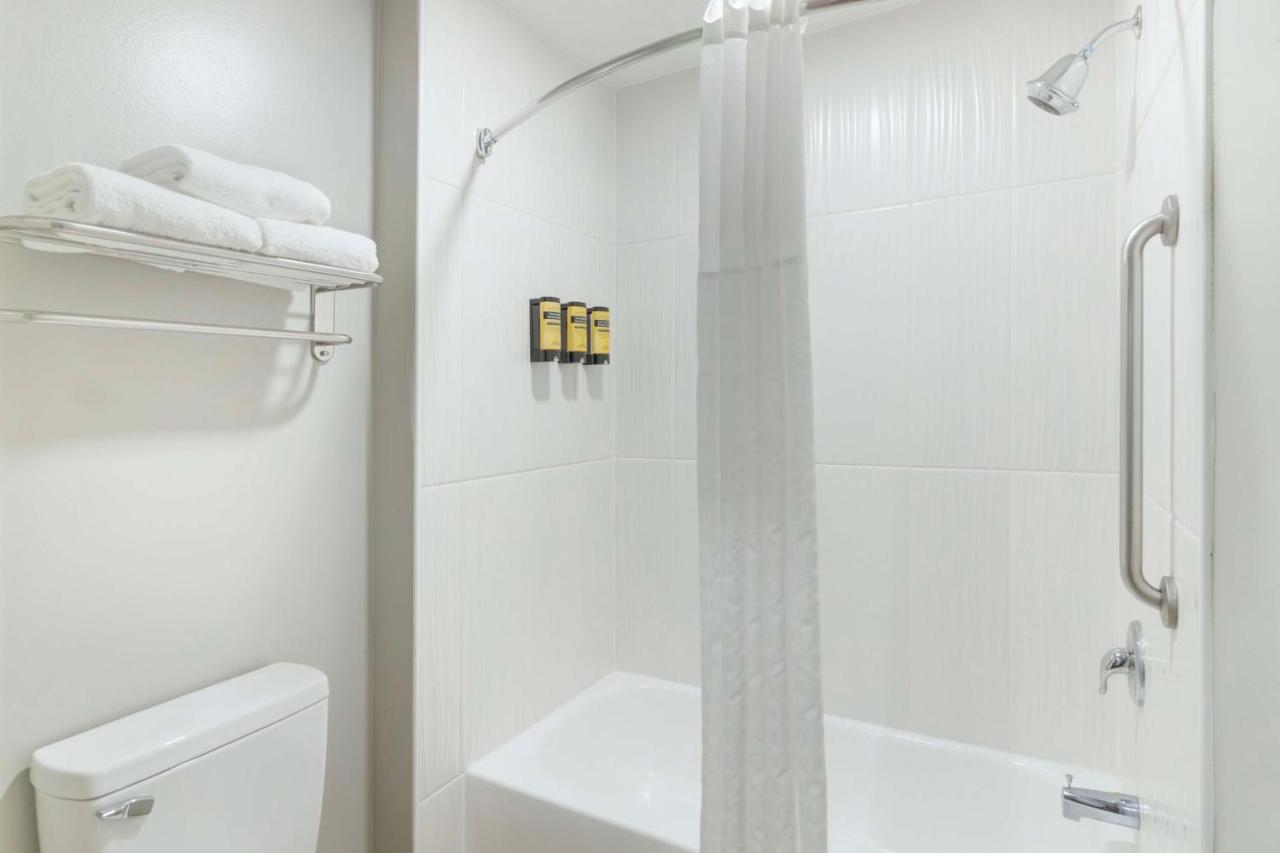 | Best Western Plus Edinburg Inn & Suites