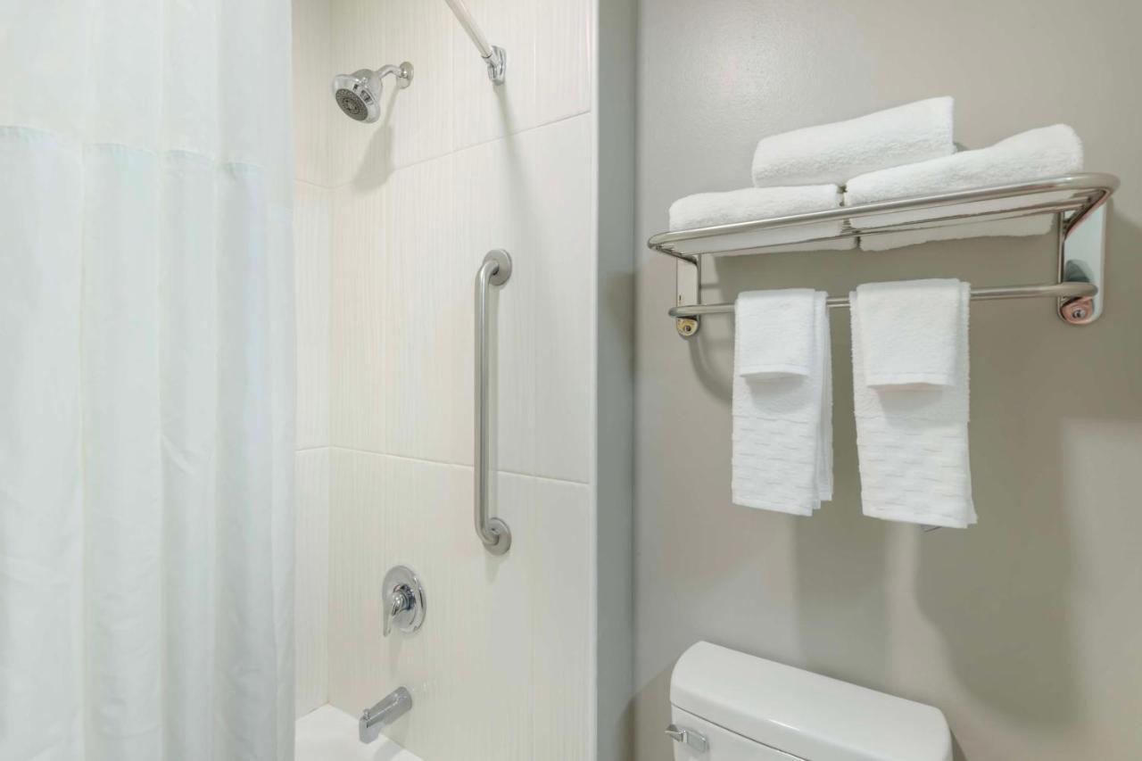 | Best Western Plus Edinburg Inn & Suites