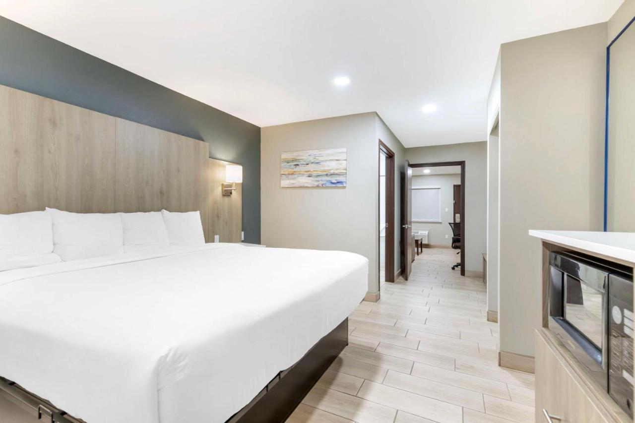 | Best Western Plus Edinburg Inn & Suites