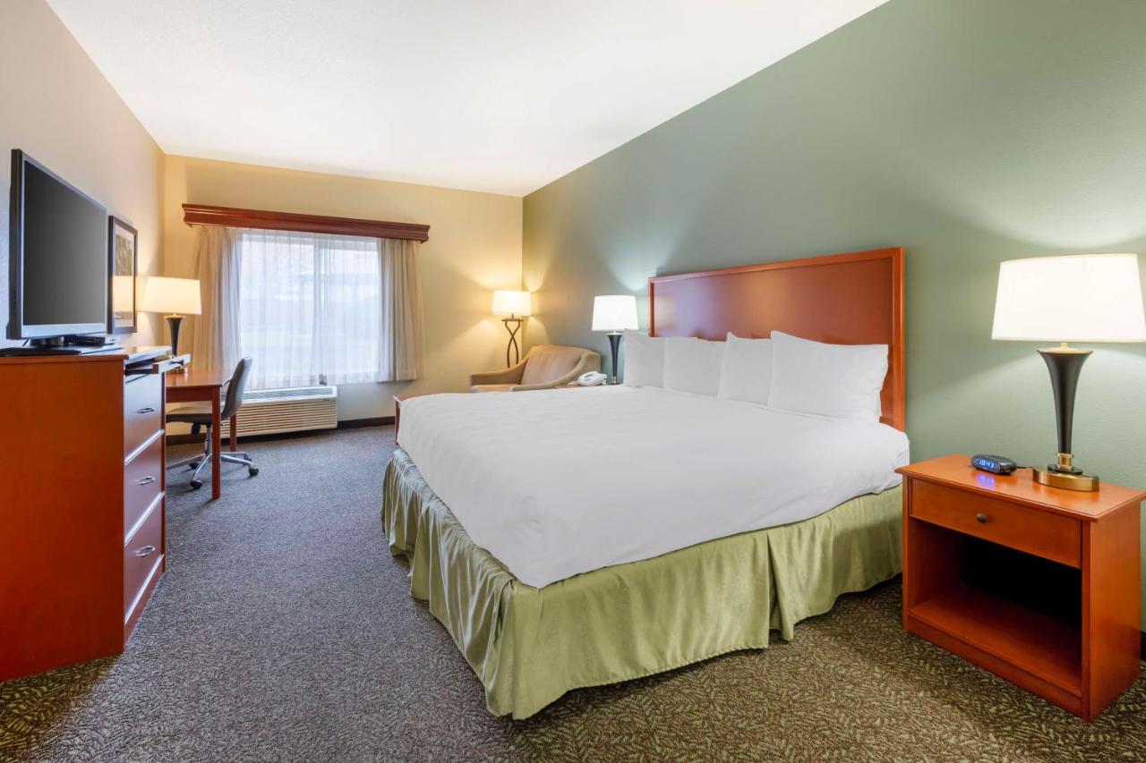 Queen Room at Best Western Plus Walla Walla Suites Inn