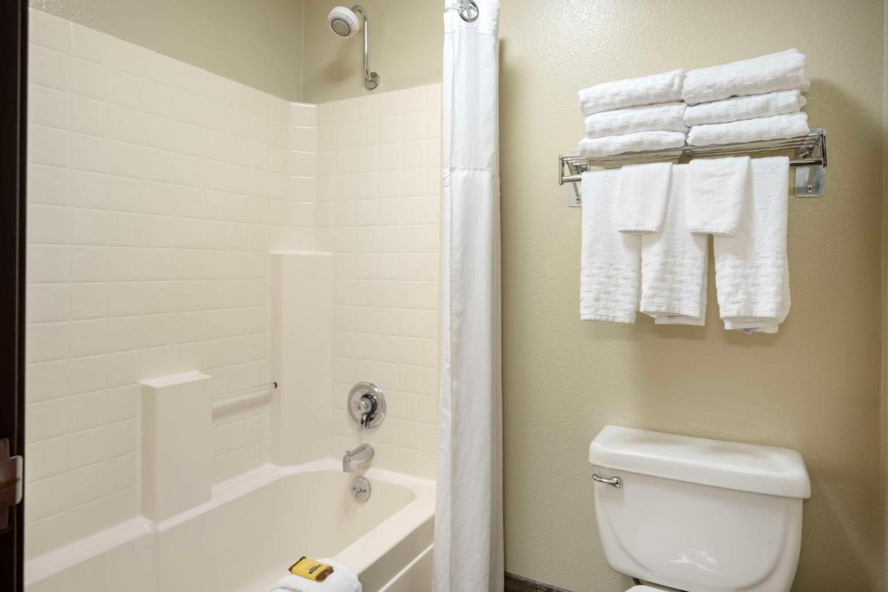 King Room at Best Western Plus Walla Walla Suites Inn