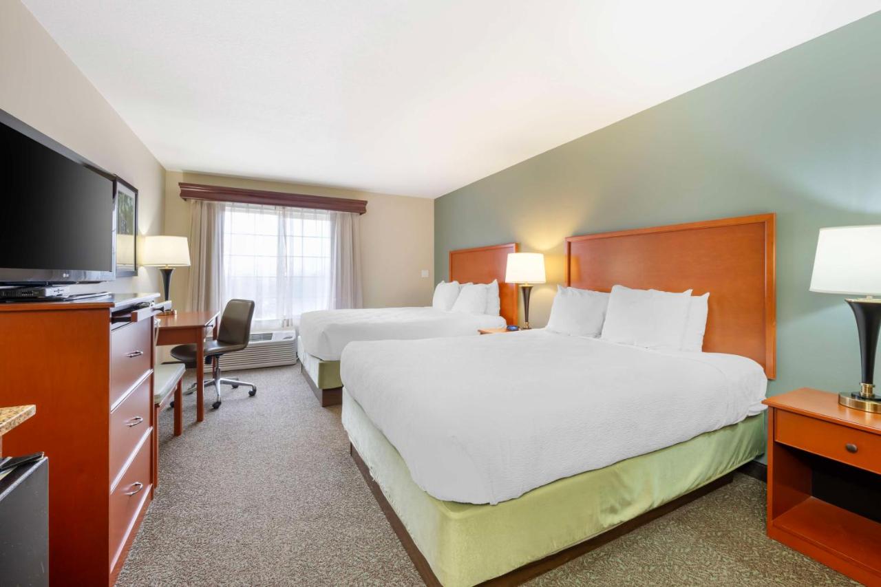 Deluxe Queen Room with Two Queen Beds at Best Western Plus Walla Walla Suites Inn