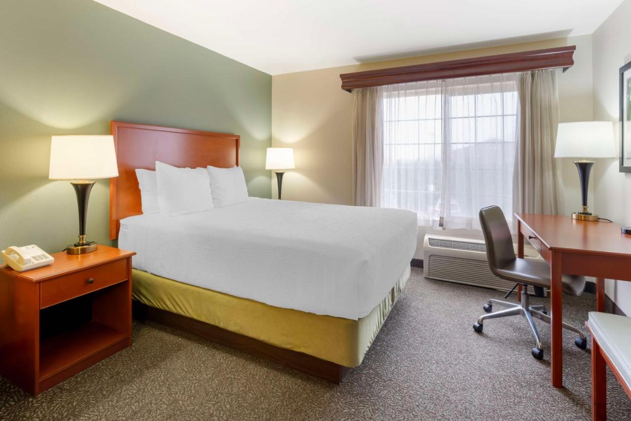 King Room at Best Western Plus Walla Walla Suites Inn