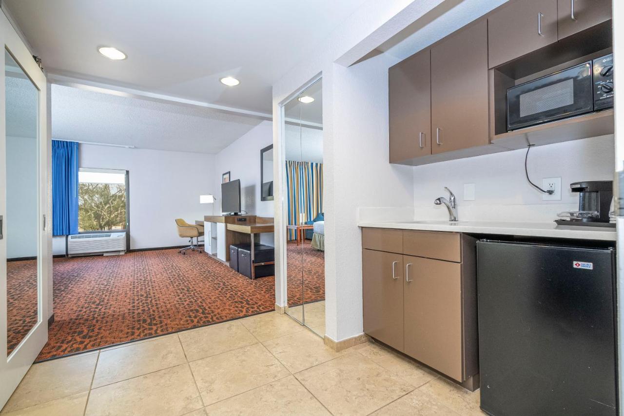 | Hampton Inn by Hilton Spring Hill