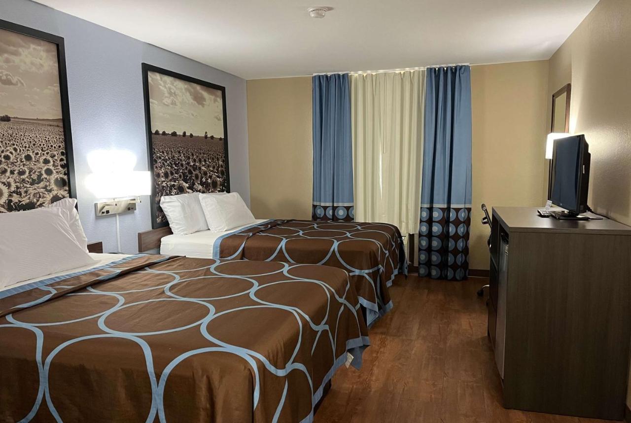 | Super 8 by Wyndham Independence