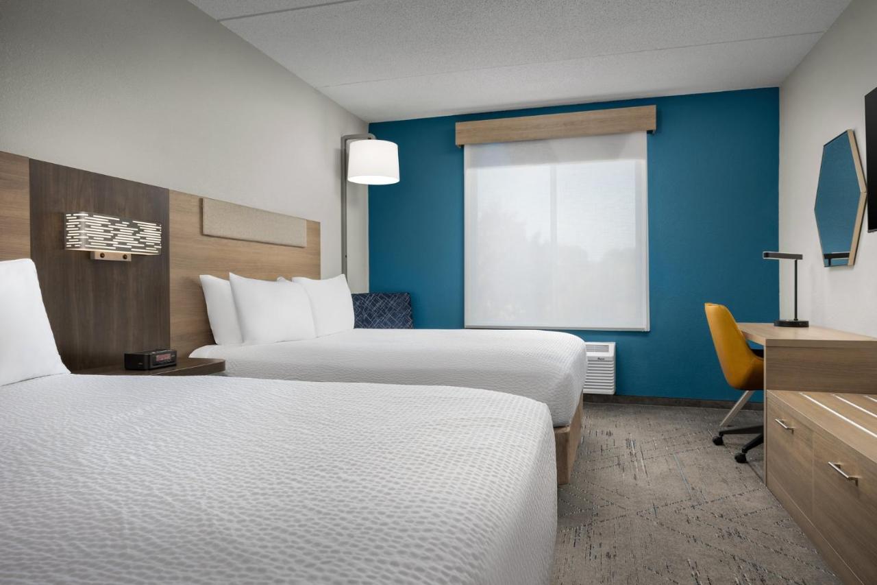  | Holiday Inn Express Hotel & Suites Greensboro Airport Area