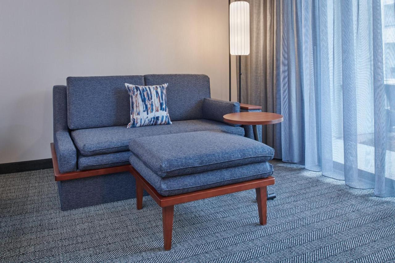 King Room with Sofa Bed at Courtyard by Marriott Detroit Livonia