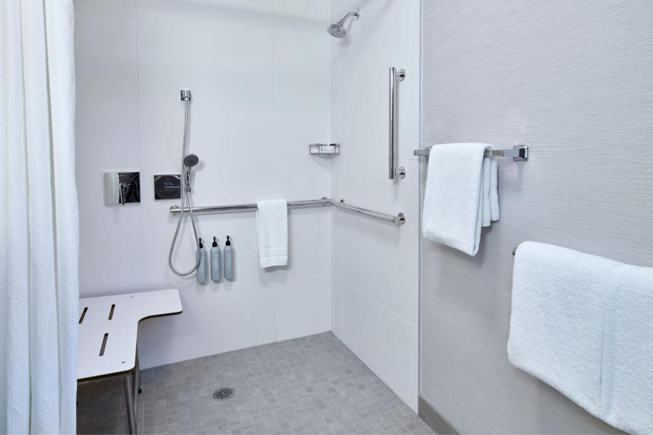 King Room with Sofa Bed at Courtyard by Marriott Detroit Livonia