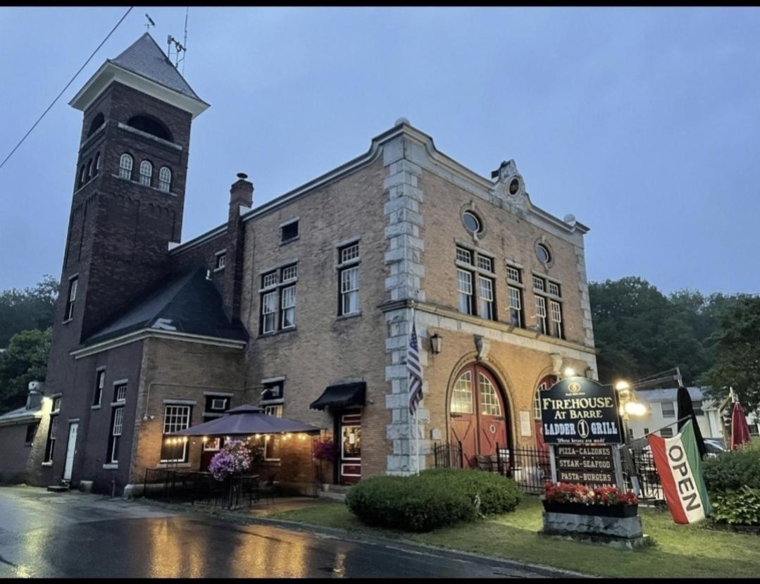 | Firehouse Inn