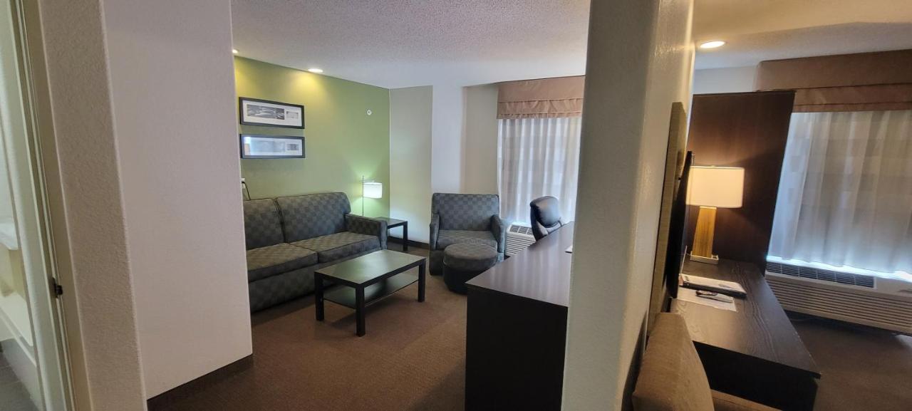 King Studio Suite - Non-Smoking at Baymont by Wyndham Pueblo