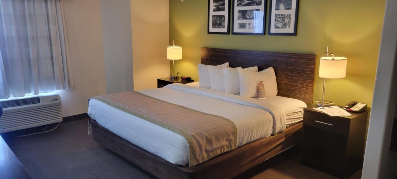 King Room - Non-Smoking at Baymont by Wyndham Pueblo
