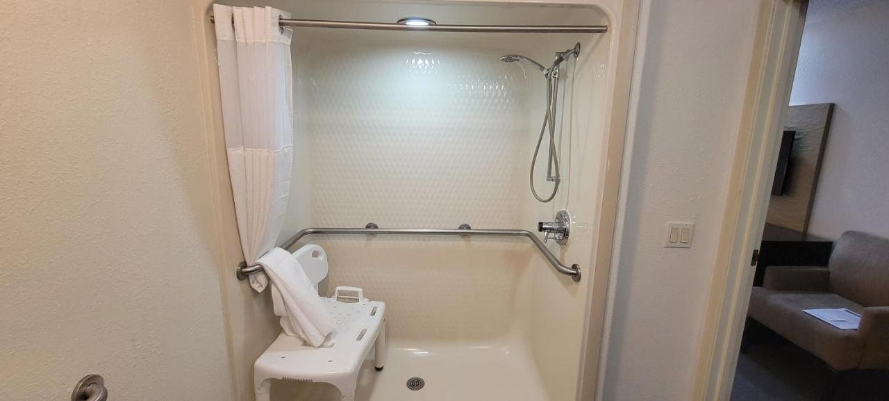 Deluxe Queen Room - Disability Access/Non-Smoking at Baymont by Wyndham Pueblo