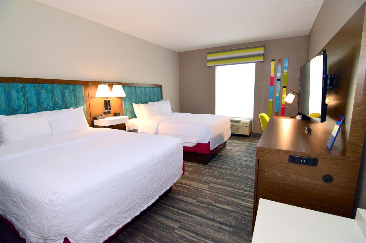 Queen Room - Non-Smoking at Hampton Inn Leesburg/Tavares