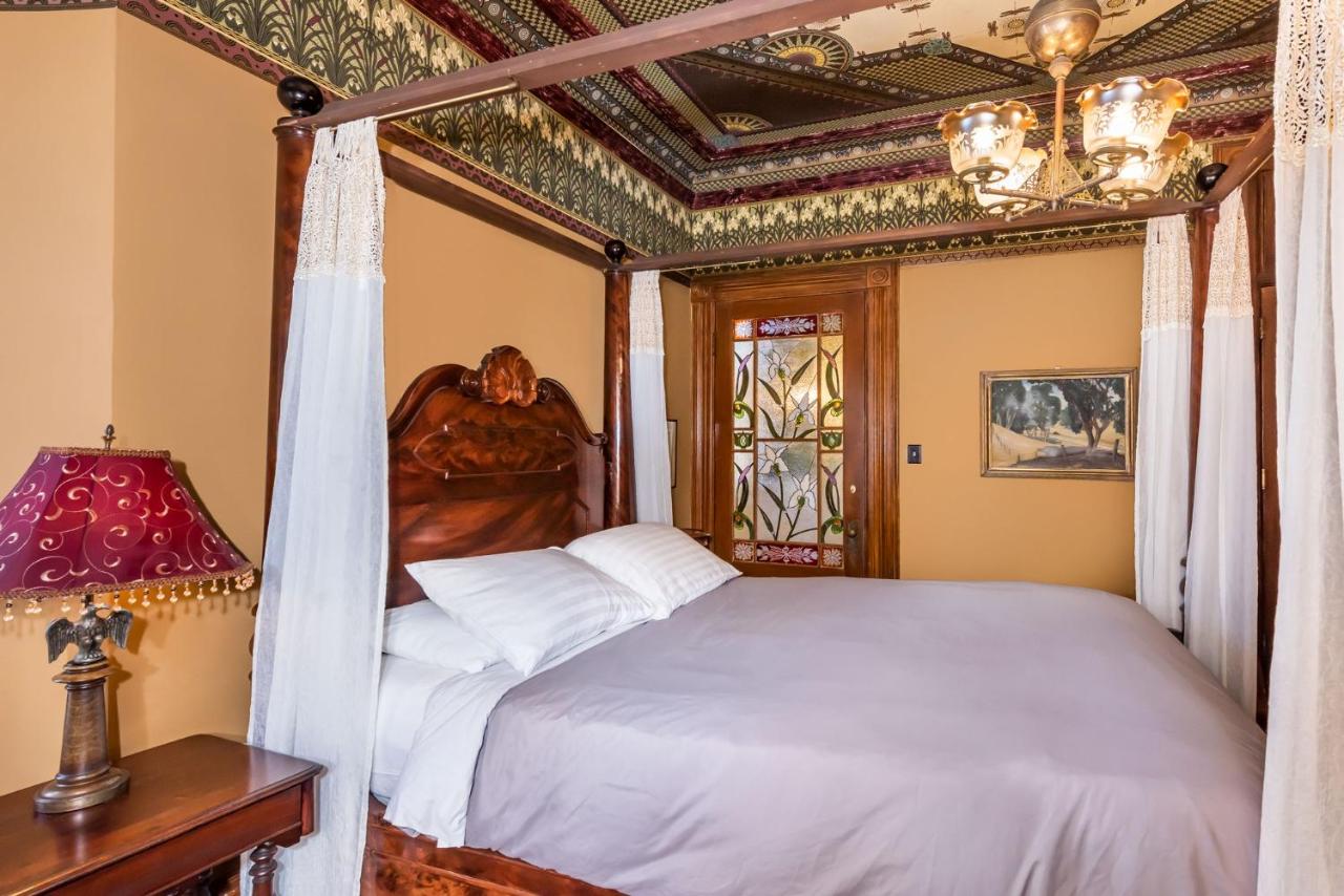  | Chateau Tivoli Bed and Breakfast