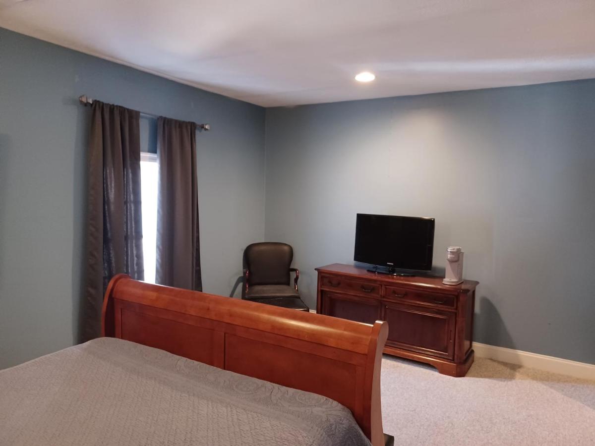 | Natchez Manor Bed & Breakfast