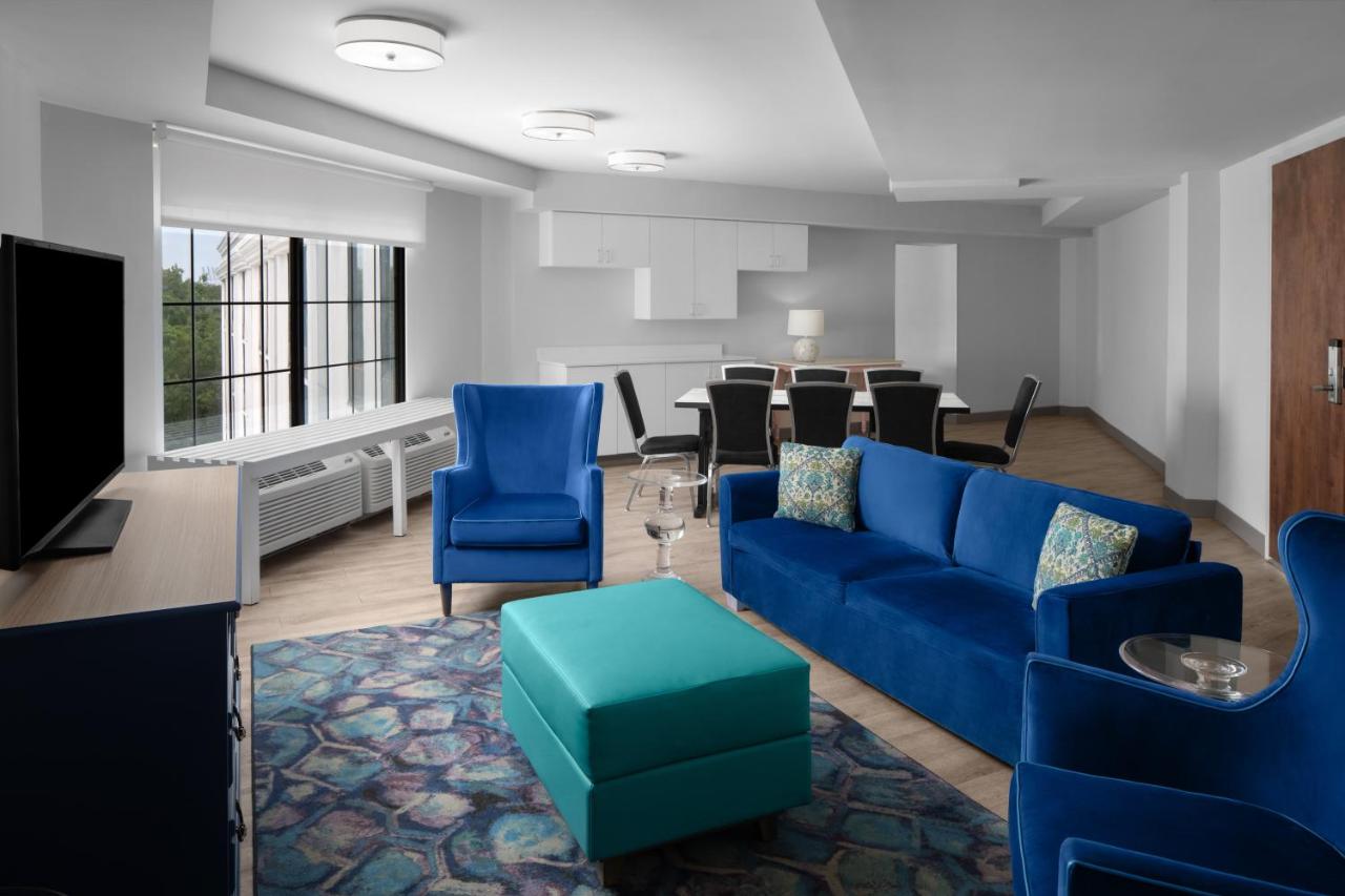  | Hotel Indigo Charleston - Mount Pleasant, an IHG Hotel