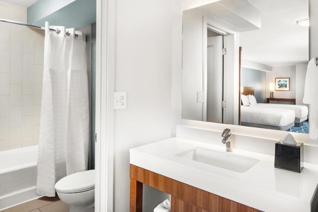 Specialty Queen Room with Two Queen Beds and Mountain View at Hyatt Place Waikiki Beach