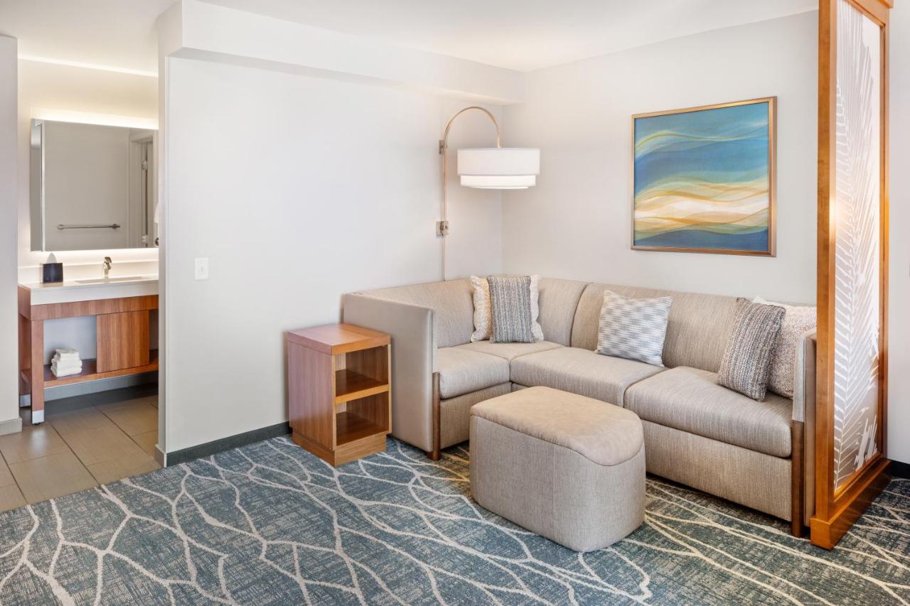 Specialty King Room with Mountain View at Hyatt Place Waikiki Beach
