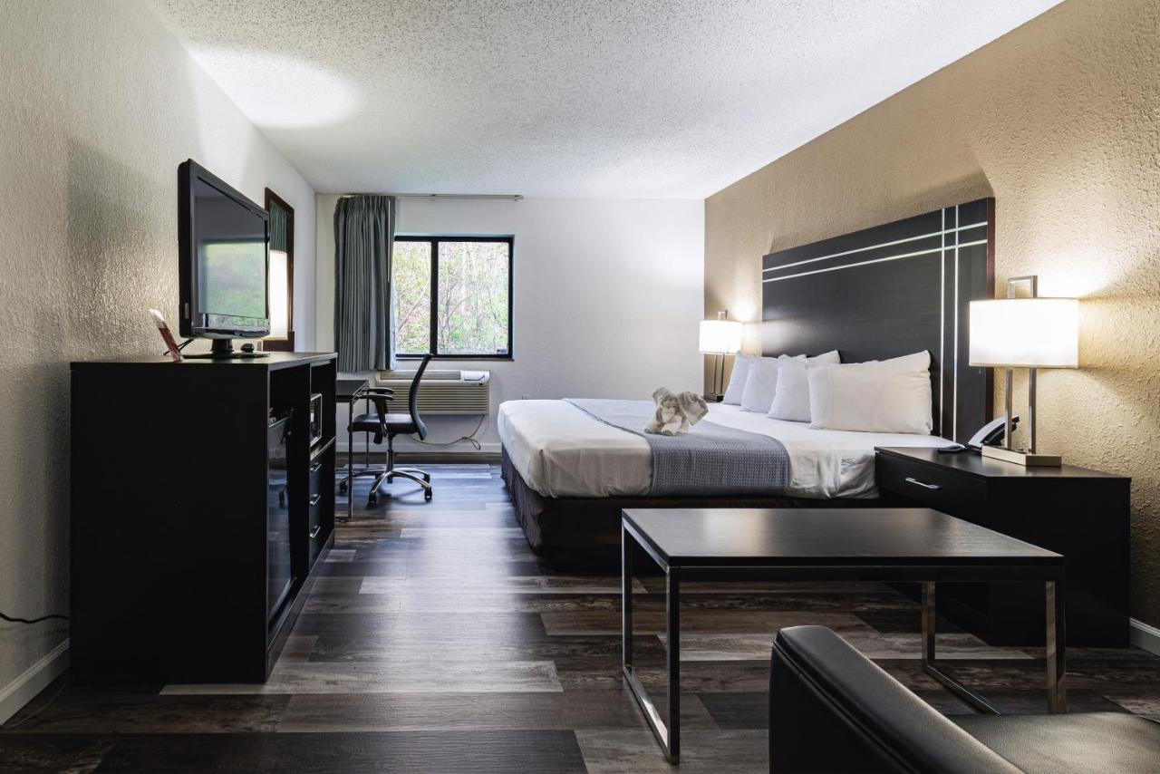  | Econo Lodge Streetsboro