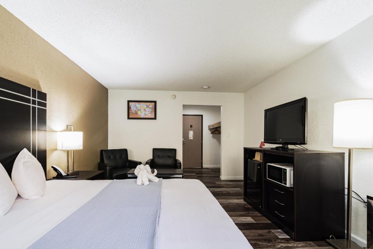  | Econo Lodge Streetsboro