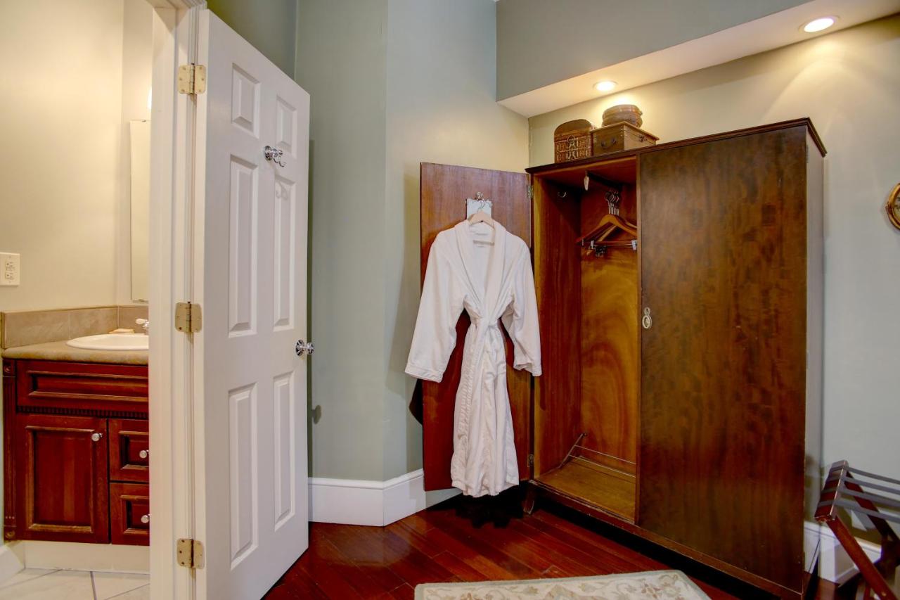 | Azalea Inn and Villas