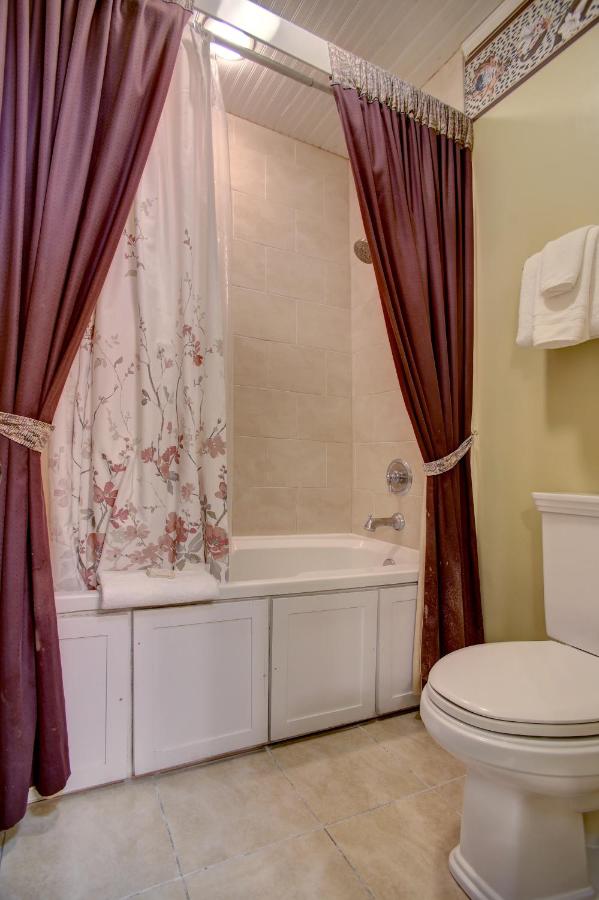 | Azalea Inn and Villas