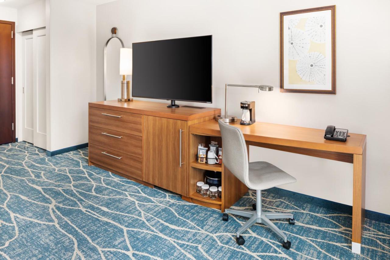 Queen Room with Ocean View at Hyatt Place Waikiki Beach