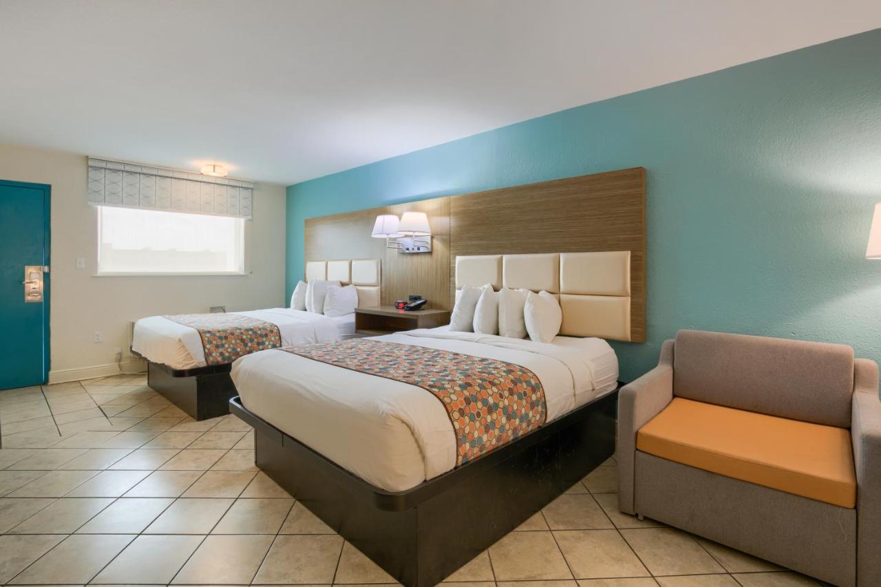 Queen Room with Two Queen Beds at Beachside Resort Hotel