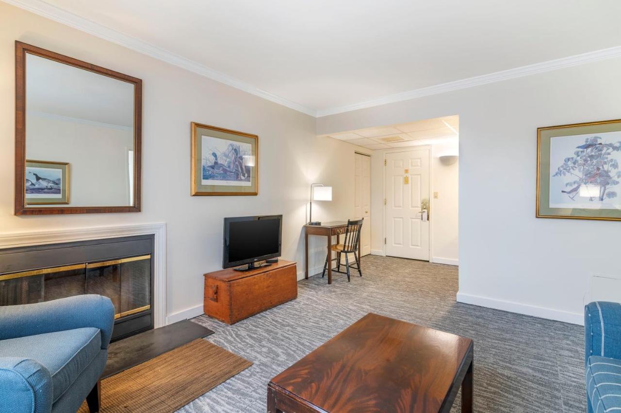 | Harraseeket Inn