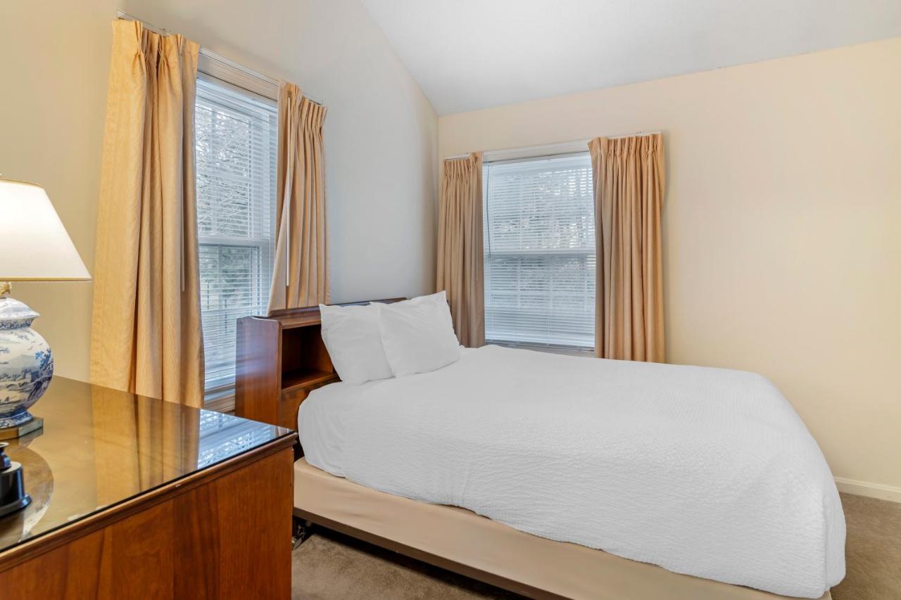 | Harraseeket Inn