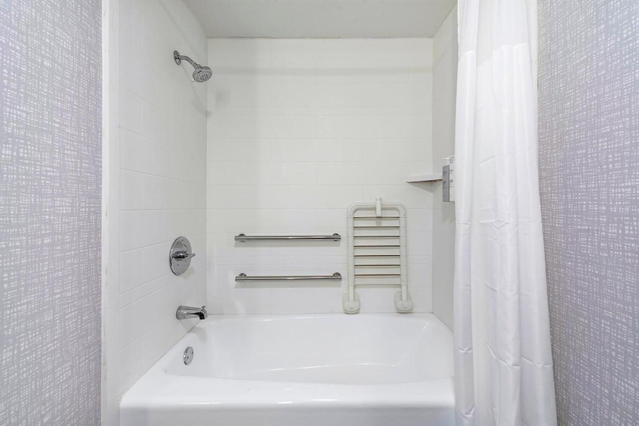  | Wingate by Wyndham Los Angeles Airport