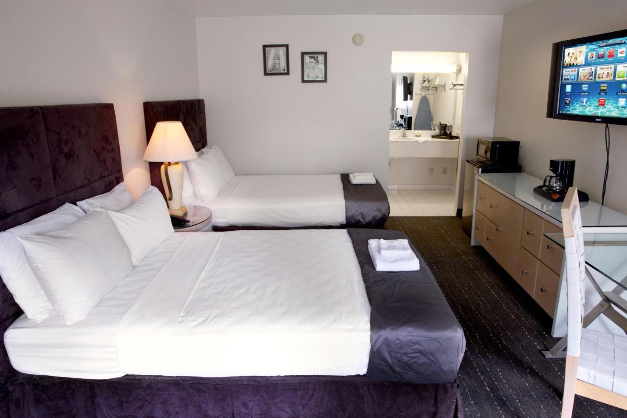 Queen Room with Two Queen Beds at Floridian Hotel
