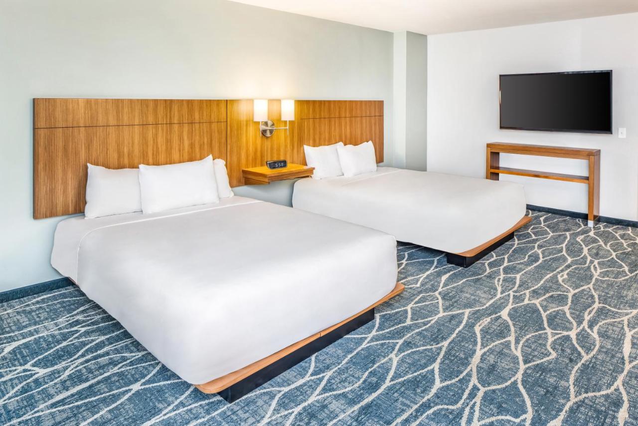 Queen Room with Two Queen Beds and City View - Disability Access/Shower at Hyatt Place Waikiki Beach