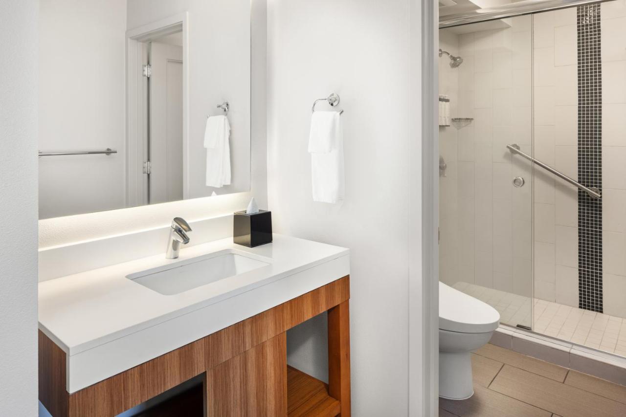 Specialty King Room with Mountain View at Hyatt Place Waikiki Beach