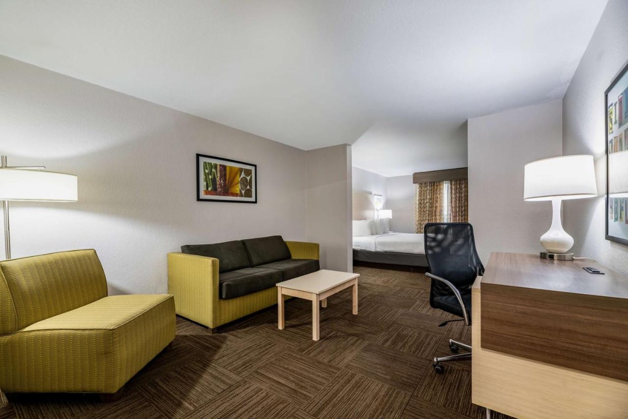 King Suite with Sofa Bed at Best Western Auburndale Inn & Suites
