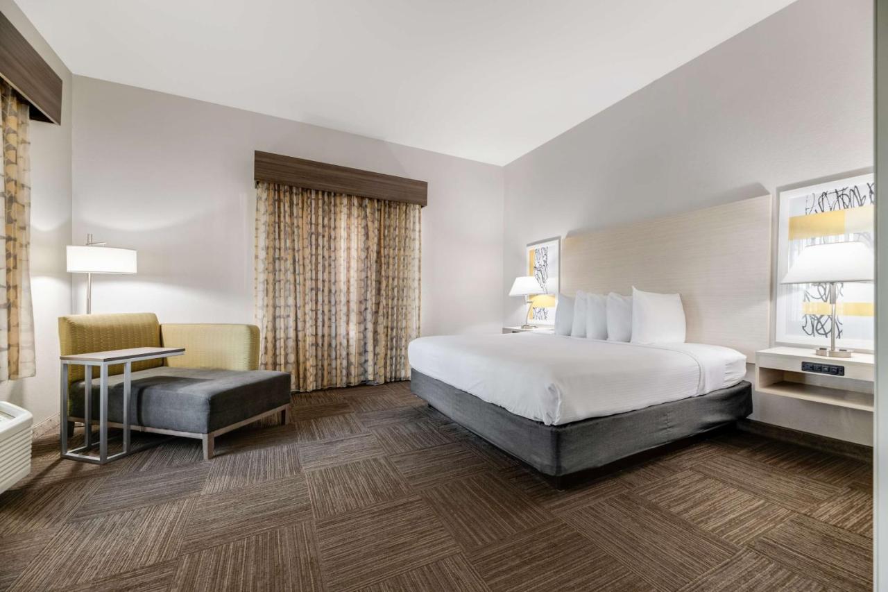 Executive King Suite at Best Western Auburndale Inn & Suites