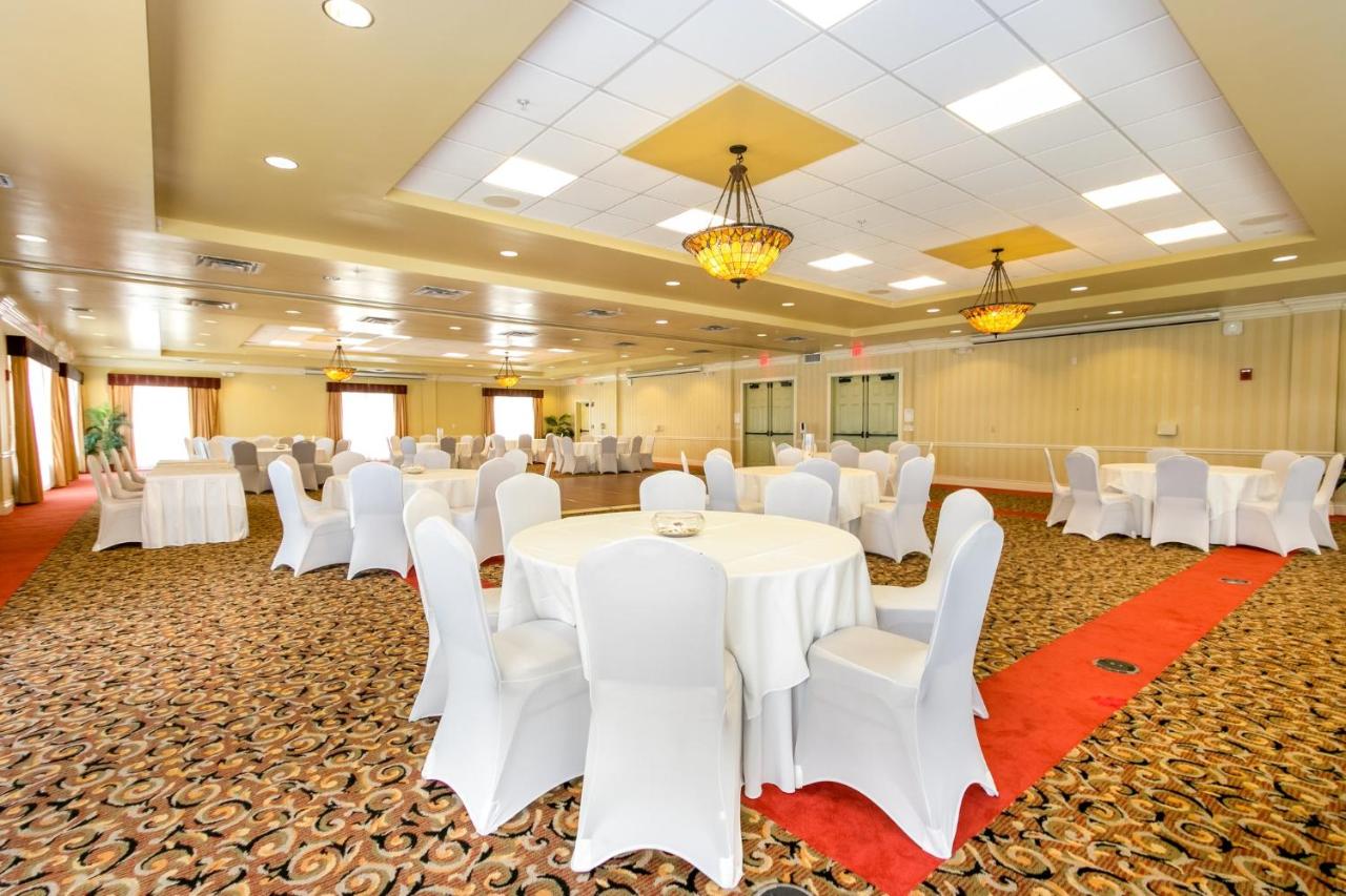 | Holiday Inn & Suites Clearwater Beach, an IHG Hotel