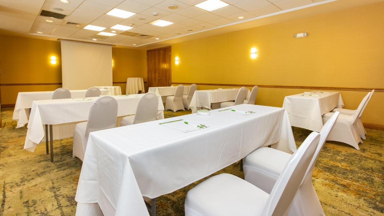| Holiday Inn & Suites Clearwater Beach, an IHG Hotel