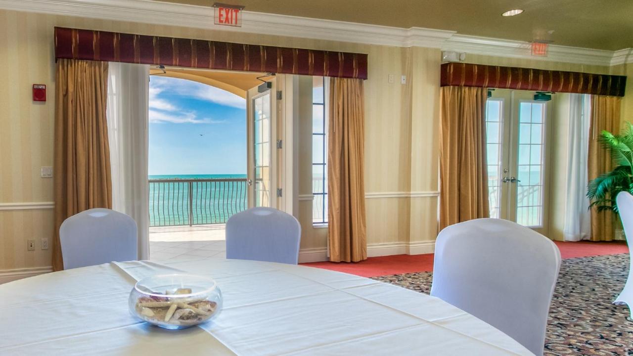 | Holiday Inn & Suites Clearwater Beach, an IHG Hotel