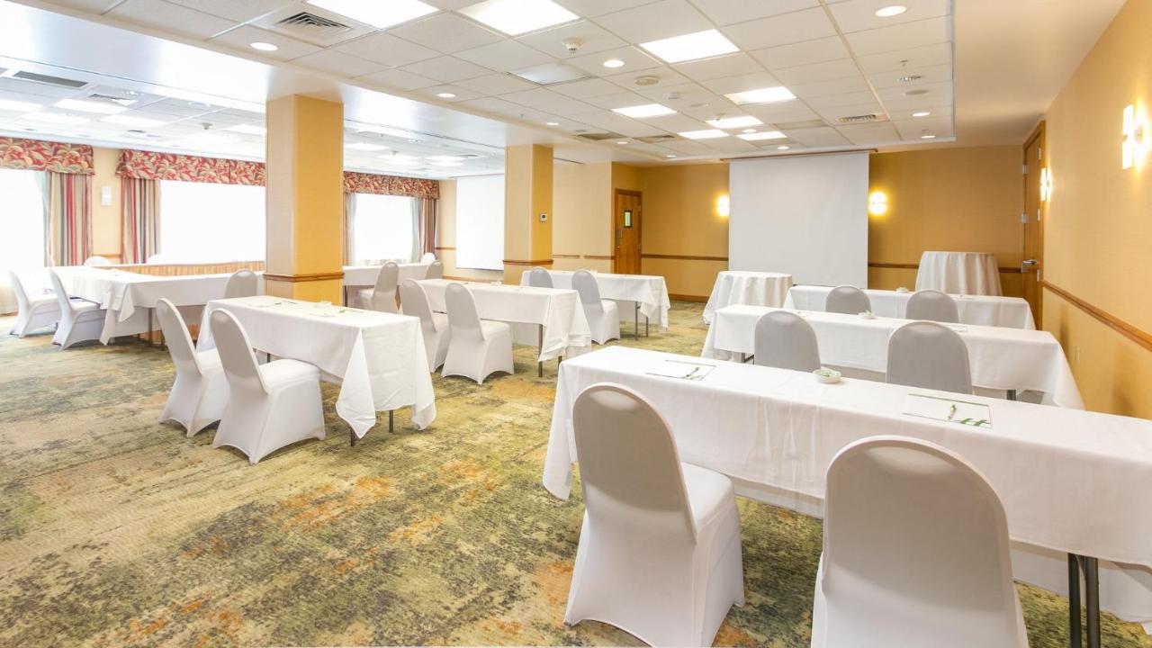 | Holiday Inn & Suites Clearwater Beach, an IHG Hotel