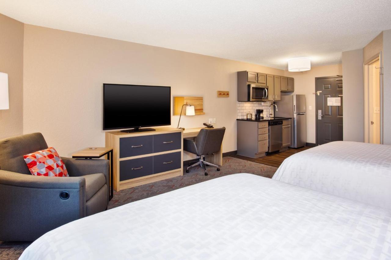 | Candlewood Suites Kenosha, an IHG Hotel