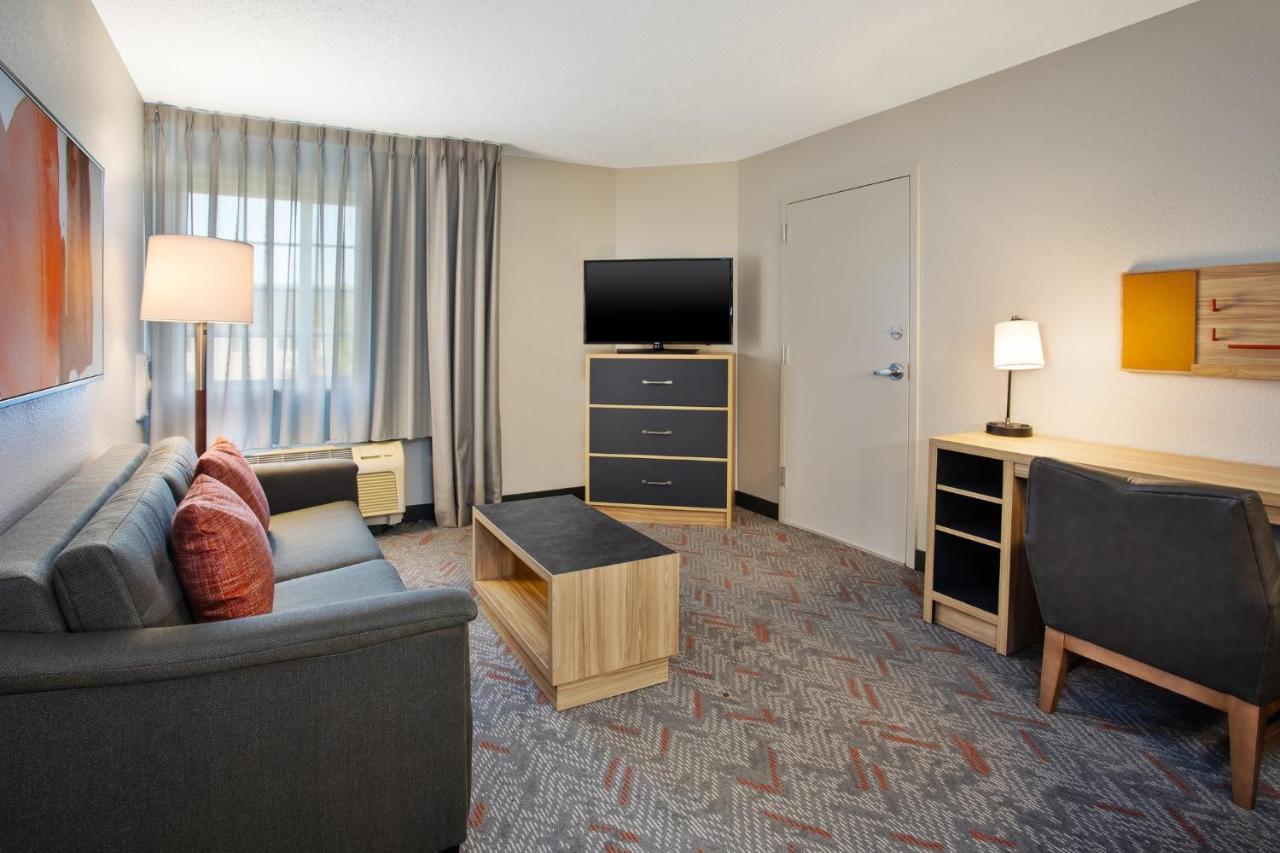 | Candlewood Suites Kenosha, an IHG Hotel