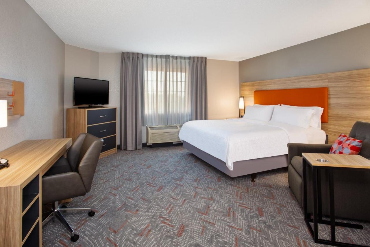| Candlewood Suites Kenosha, an IHG Hotel