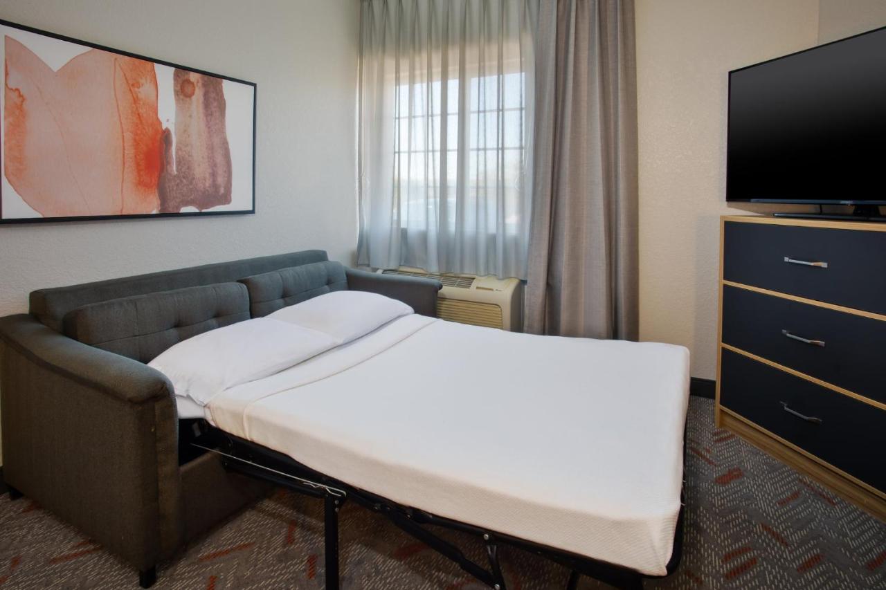 | Candlewood Suites Kenosha, an IHG Hotel