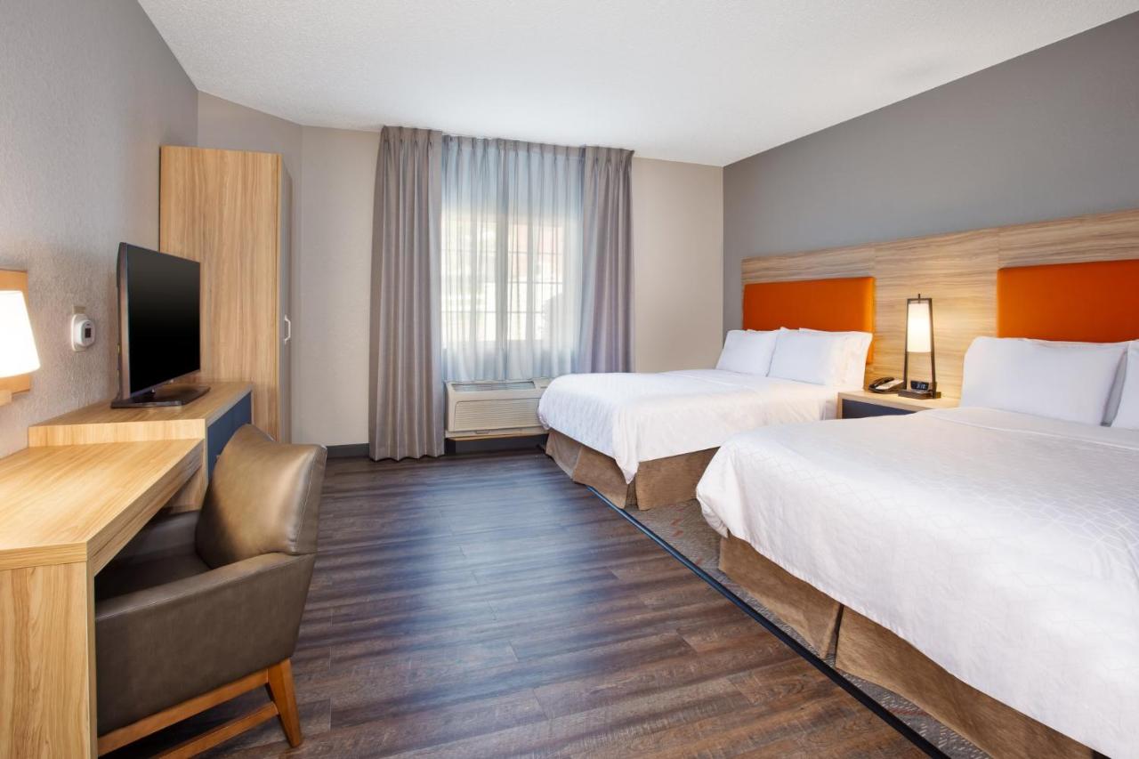 | Candlewood Suites Kenosha, an IHG Hotel