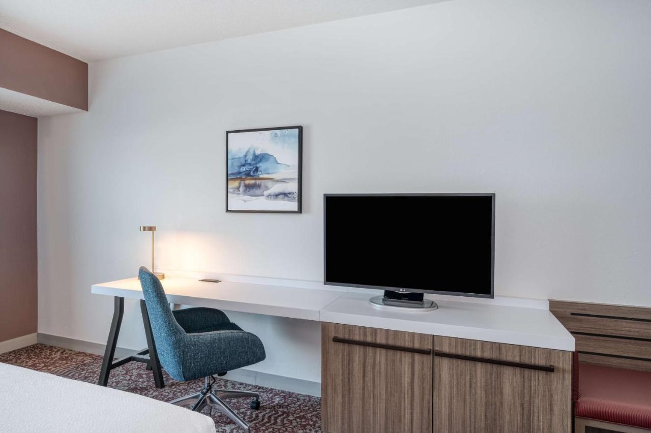| Hilton Garden Inn Clarksburg