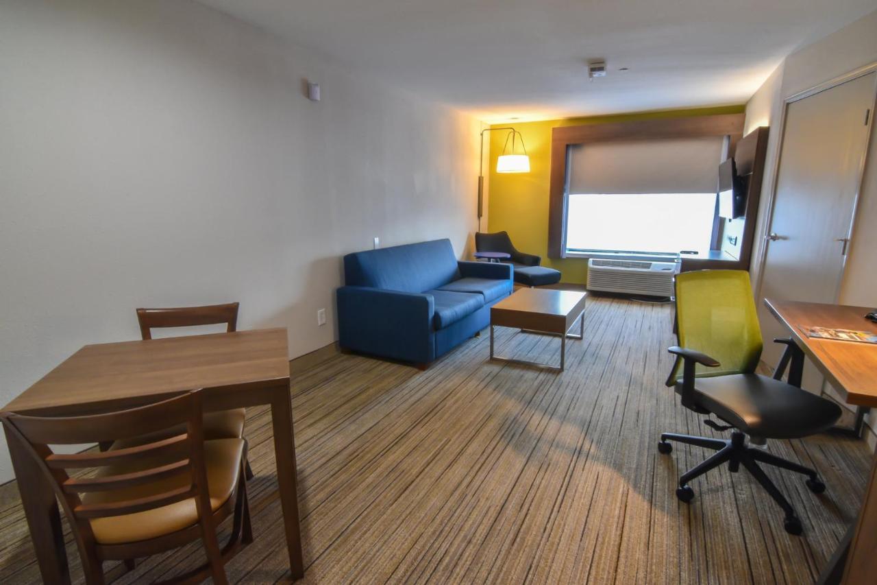 Executive Suite - Non-Smoking at Holiday Inn Express & Suites Indianapolis Northwest by IHG