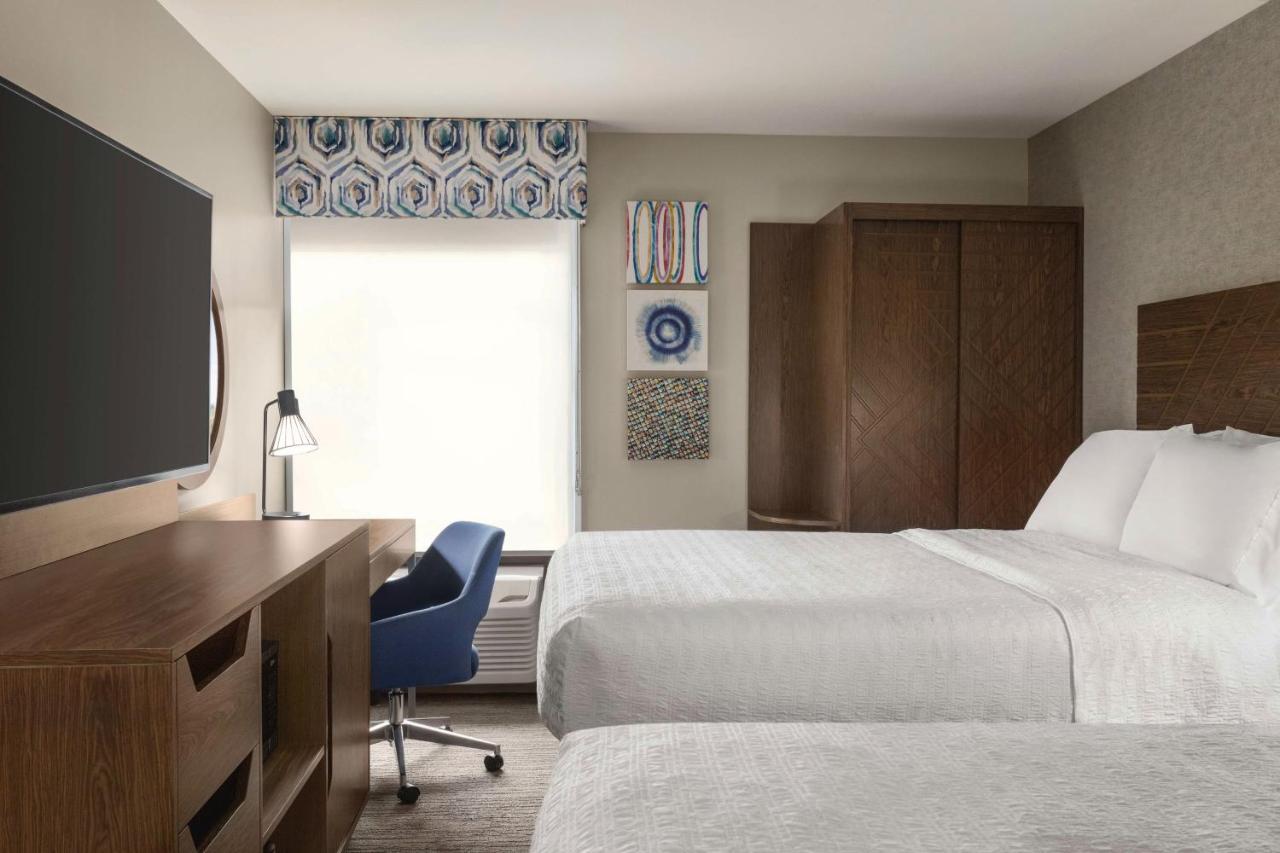 Double Room - Non-Smoking at Hampton Inn Kansas City-Airport