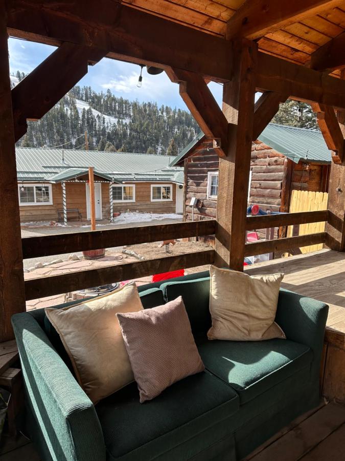| Deer Lodge